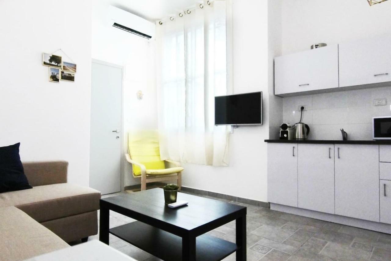Trendy Apartments In The Heart Of Florentin With Free Netflix Tel Aviv Eksteriør bilde